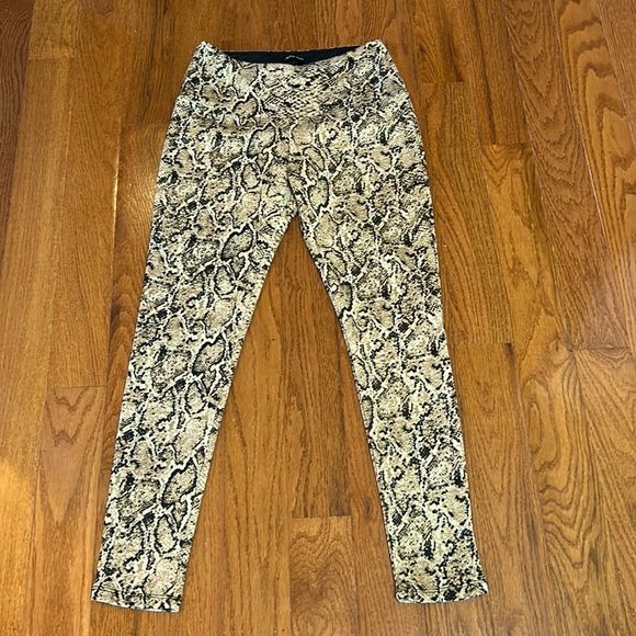 ATHENA MARIE SNAKE PRINT LEGGING IN TAN CREAM AND BLACK COLOURS - Picture 1 of 4
